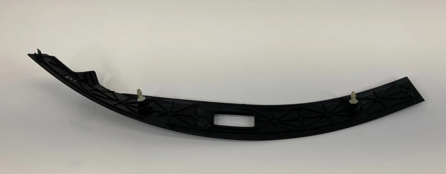 03-07 NISSAN MURANO REAR RIGHT TAILLIGHT LAMP BOLT PANEL COVER TRIM 22063698 OEM