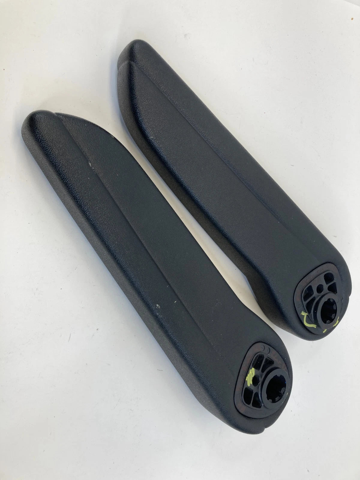 11-20 DODGE GRAND CARAVAN REAR RIGHT BACK SIDE SEAT ARMREST ARM REST PAIR OEM