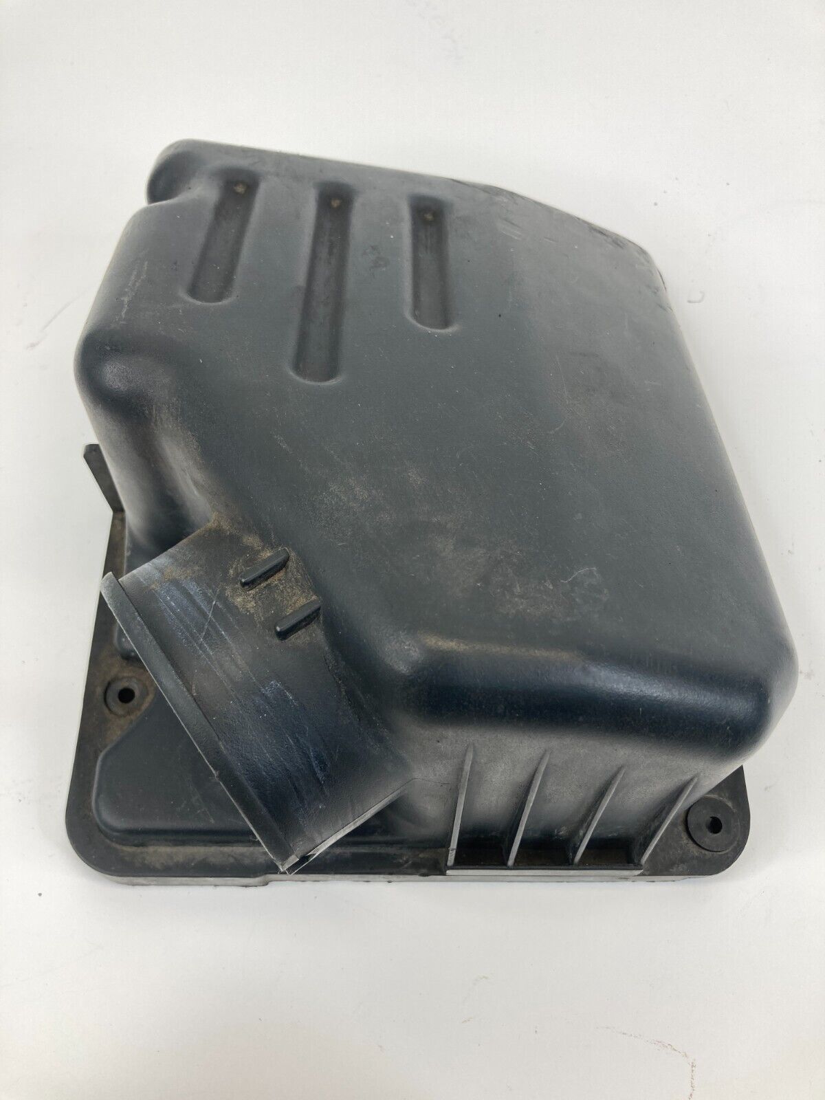 09 10 11 Chevy Aveo Aveo5 Upper Air Intake Cleaner Box Housing Cover 96808165