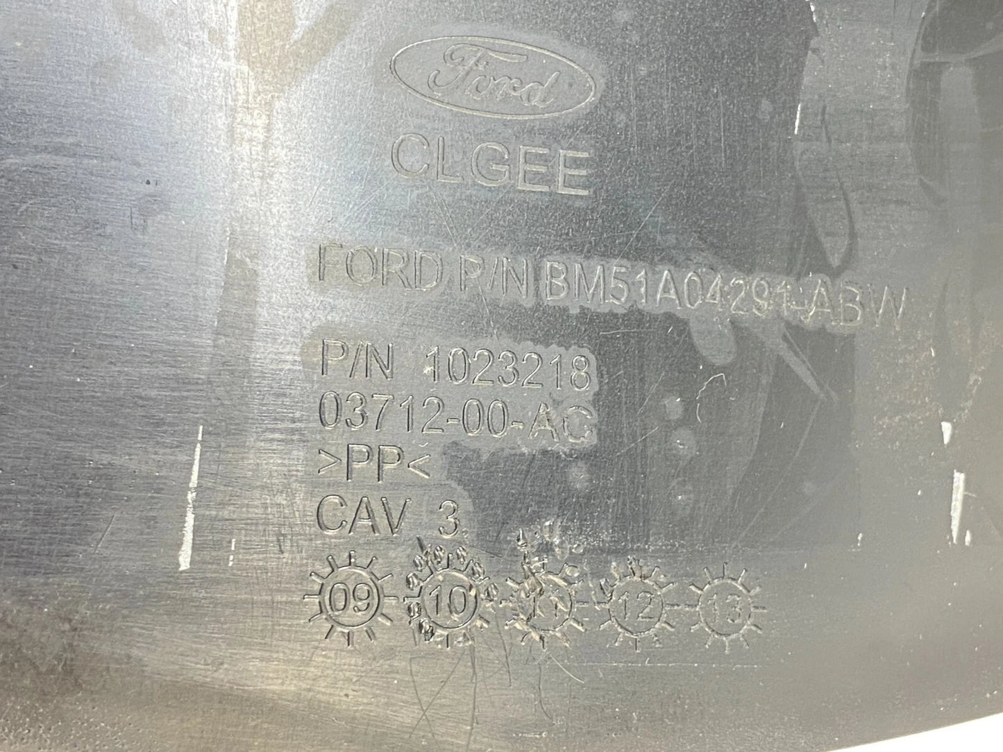 12-18 FORD FOCUS STEERING COLUMN UPPER BACK COVER SHROUD TRIM BM51-A04291-ABW