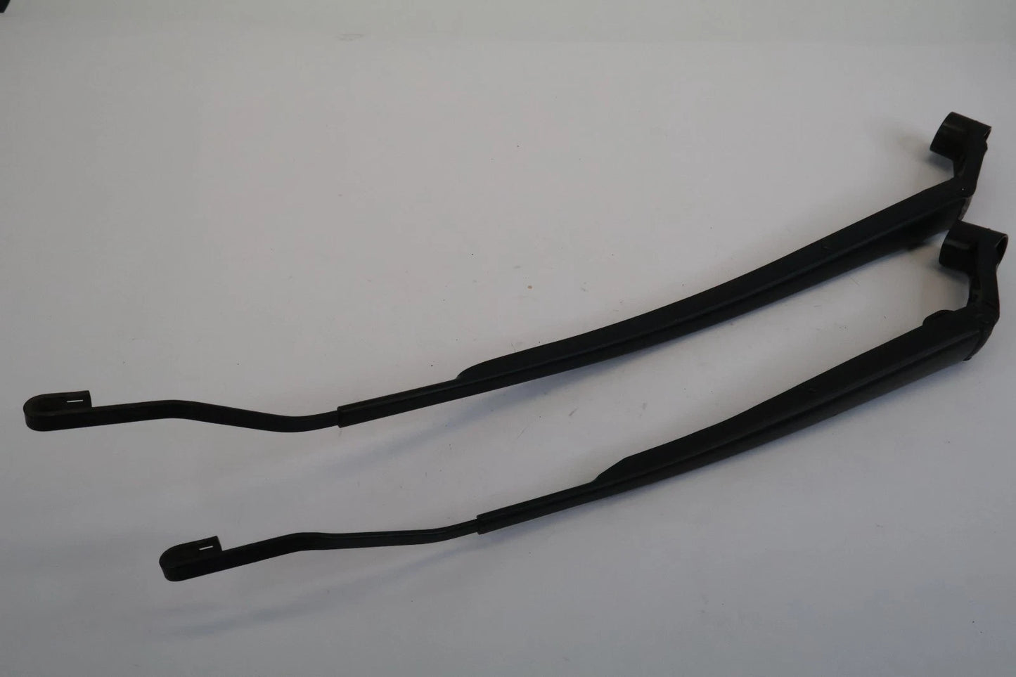 2010-2013 SUZUKI KIZASHI FRONT WINDSHIELD WIPER ARMS PAIR SET OEM FACTORY