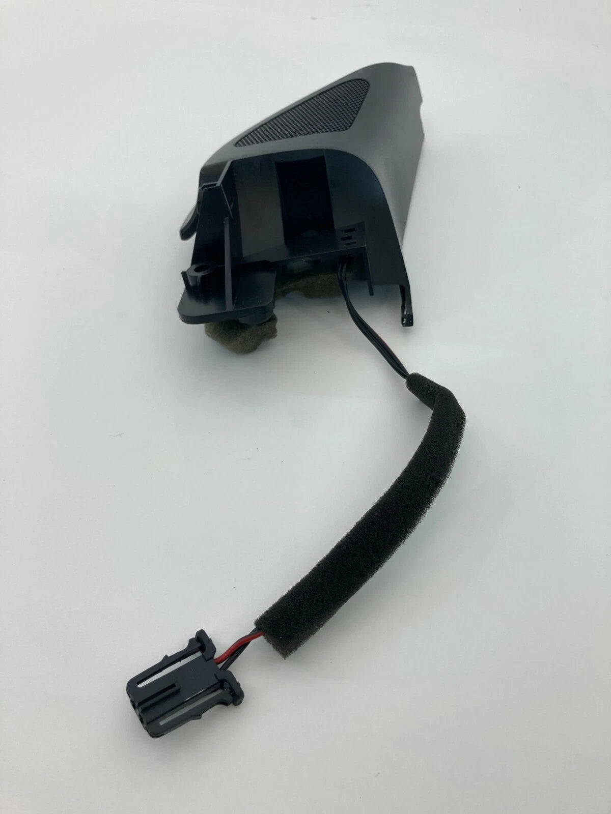 05-10 VW JETTA PASSENGER DOOR MIRROR CORNER TRIM COVER W/ TWEETER SPEAKER OEM