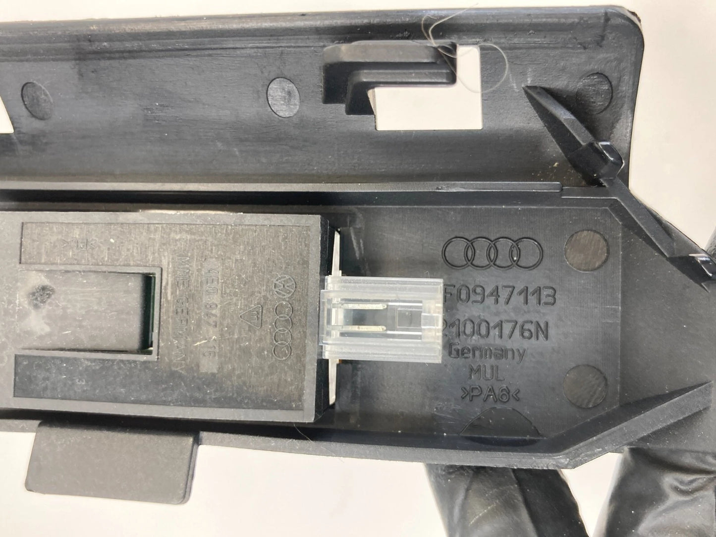 2005-2011 AUDI A6 QUATRO FRONT LEFT RIGHT SEAT FOOTWELL LIGHT LAMP 4F0947113 OEM