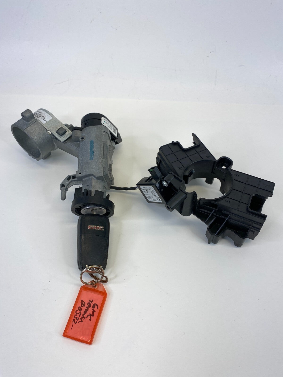 10 11 12 13 14 GMC Terrain Ignition Switch Lock Cylinder W/ Key 25799293 OEM