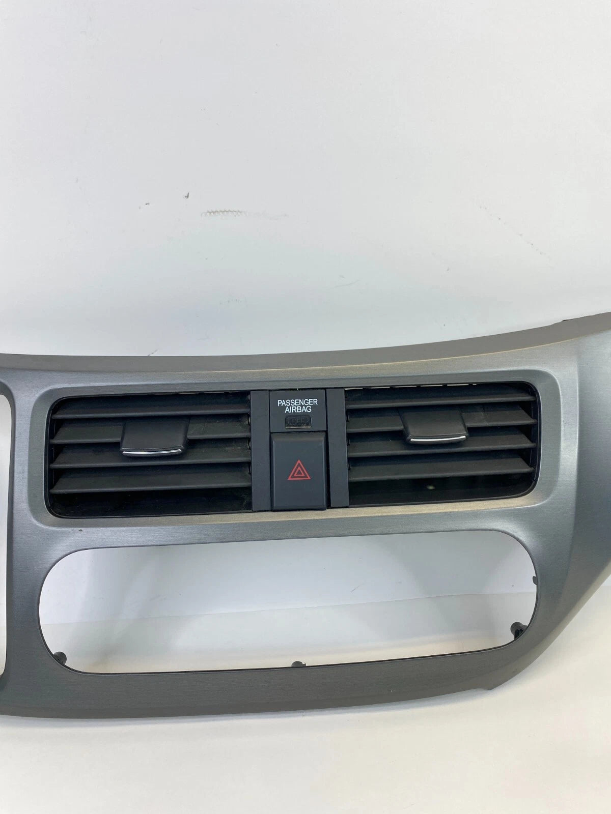 2005-2007 HONDA ODYSSEY CENTER DASH CLIMATE CONTROL BEZEL TRIM W/ AIR VENTS OEM