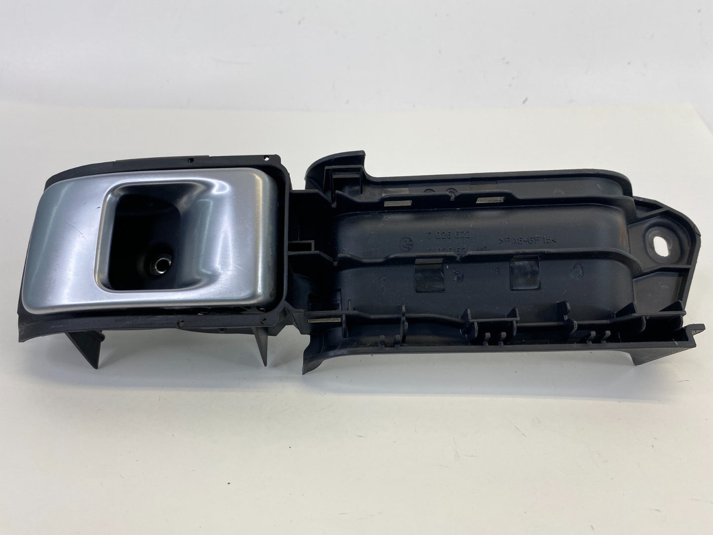 2003-2009 Range Rover Rear Right Side Interior Inner Door Handle Assy 7026622