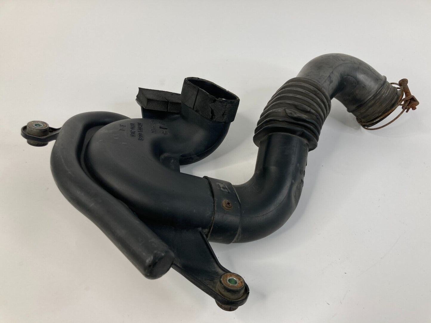 2004-2009 Toyota Prius Air Intake Air Flow Tube Hose Assembly 17751-21120 OEM