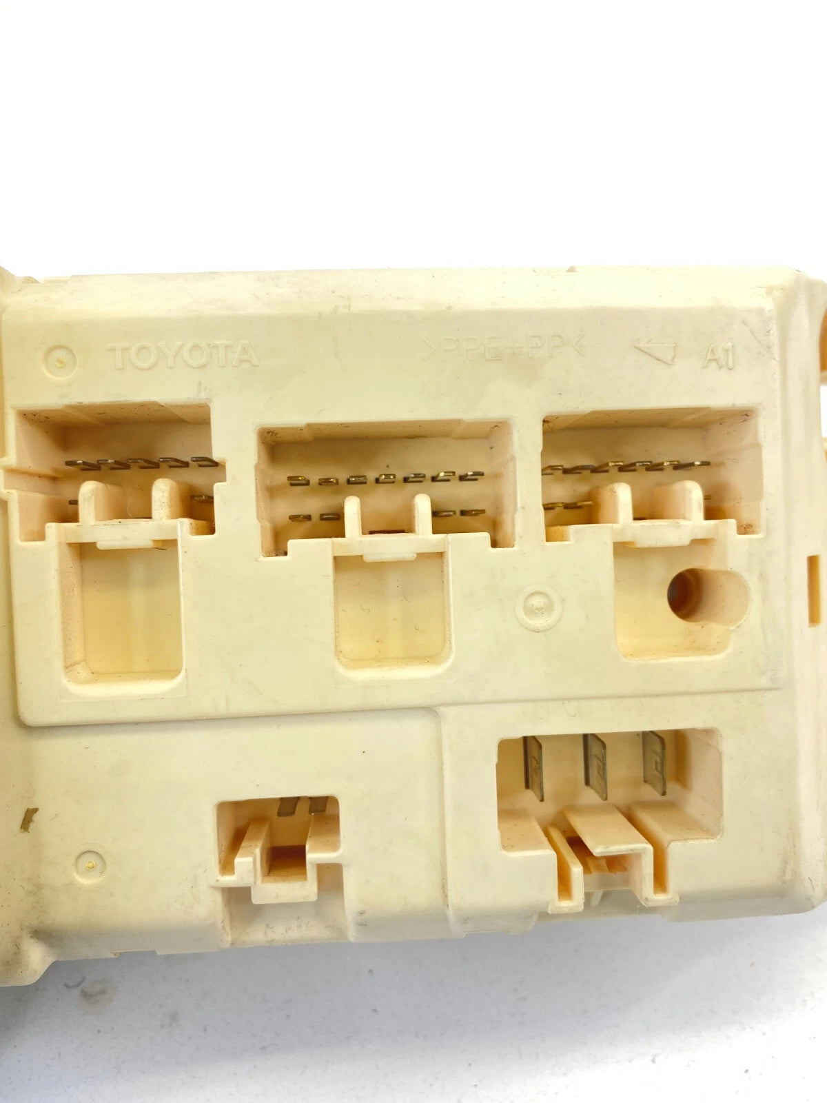1998-2000 LEXUS LS400 4.0L INTERIOR CABIN DASH JUNCTION BLOCK FUSE RELAY OEM