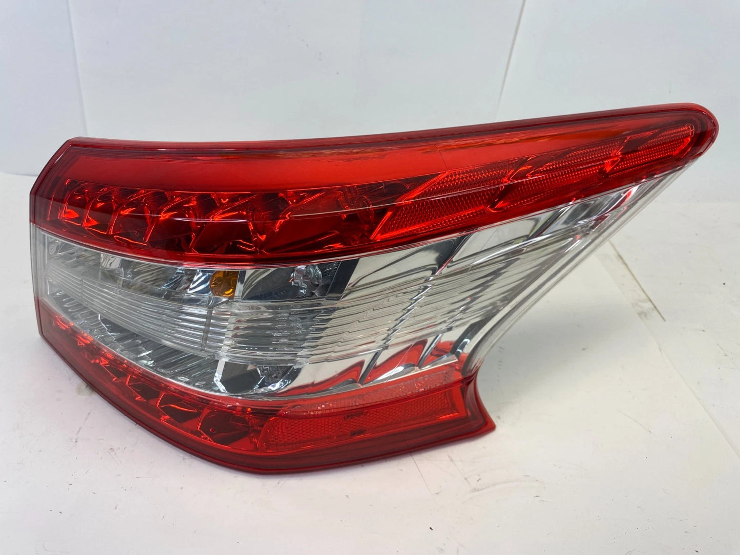2013-2015 NISSAN SENTRA RIGHT PASSENGER OUTER TAILLIGHT TAIL LAMP OEM FACTORY