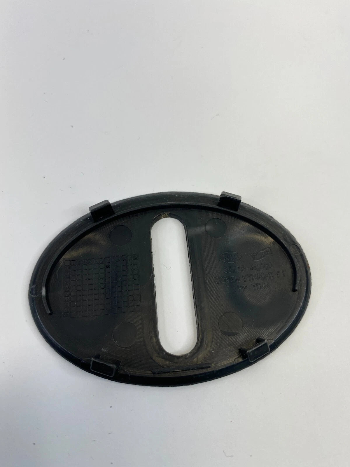 2012-2015 KIA OPTIMA REAR TRUNK BODY PANEL STRIKER COVER BEZEL TRIM 85775-4C000