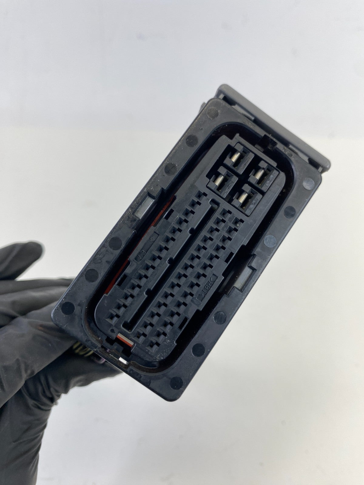 2011 11 Toyota Avalon 3.5L V6 AT FWD ABS Brake Pump Plug Pigtail Connector OEM