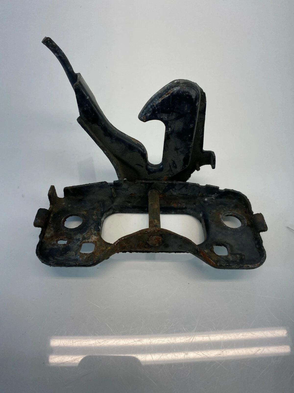 2008 2009 2010 2011 CHRYSLER TOWN & COUNTRY HOOD LOCK LATCH STRIKER ASSY OEM