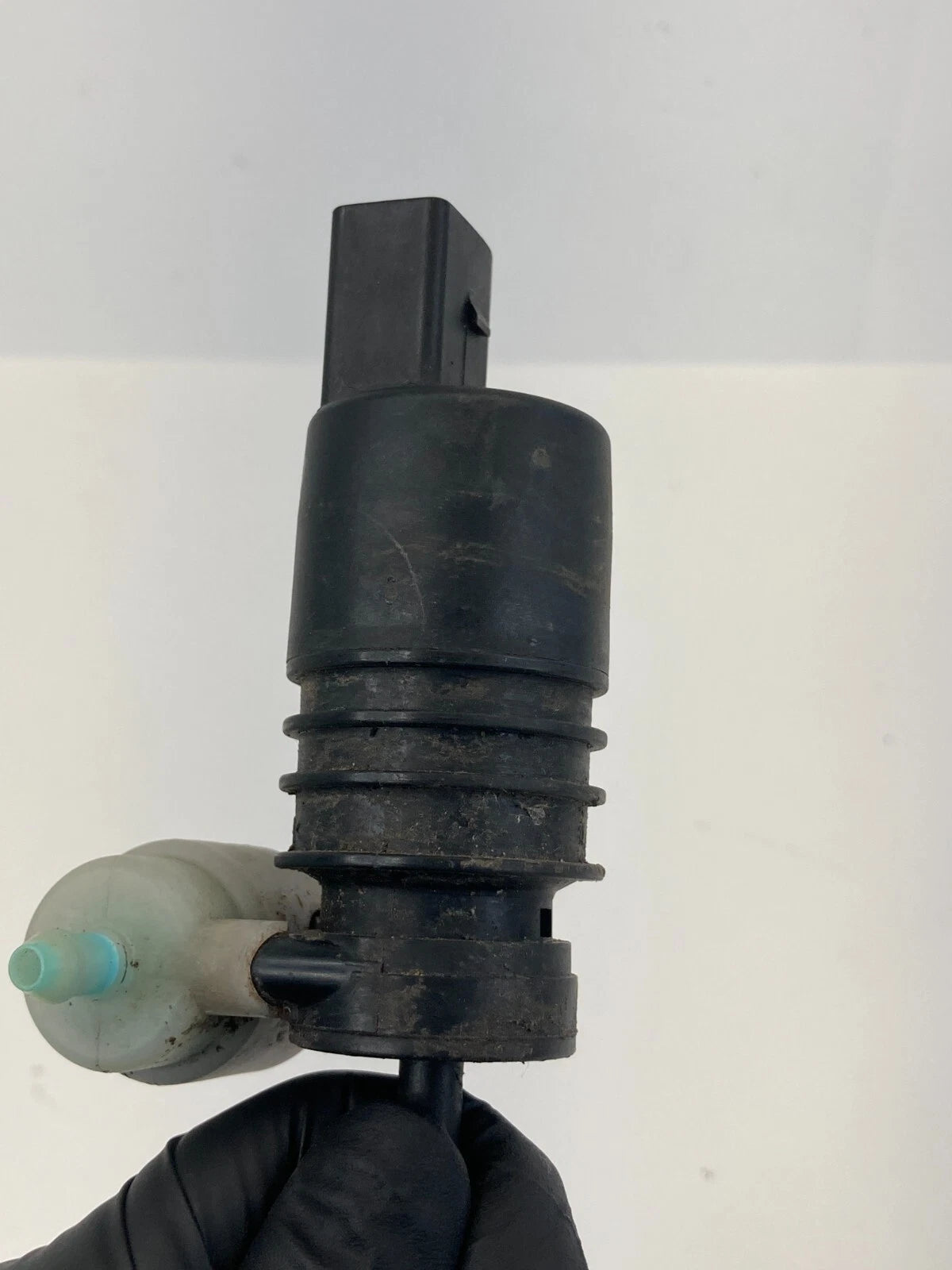 2008-2017 MITSUBISHI LANCER WINDSHIELD WIPER WASHER PUMP MOTOR ASSEMBLY 3043125