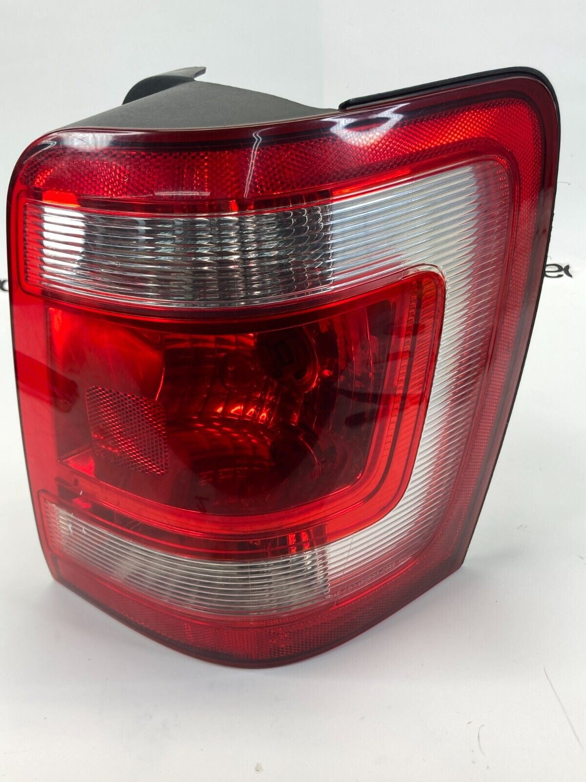 08-12 Ford Escape Rear Right Passenger Tail Light Taillight Taillamp 8L84-13B504