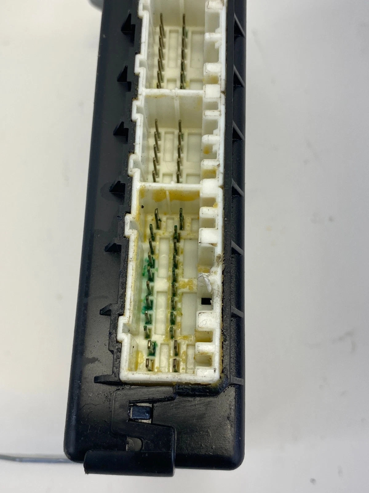 2010-2013 KIA FORTE 2.0L L4 AT BODY CONTROL MODULE COMPUTER BCM BCU 95400-1M471