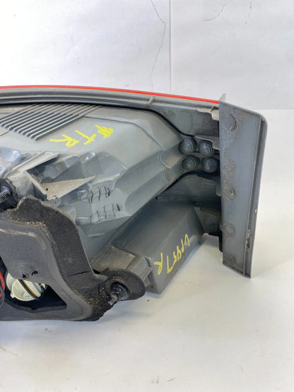 2010-2013 KIA FORTE SEDAN REAR RIGHT PASSENGER QUARTER MOUNTED TAILLIGHT LIGHT
