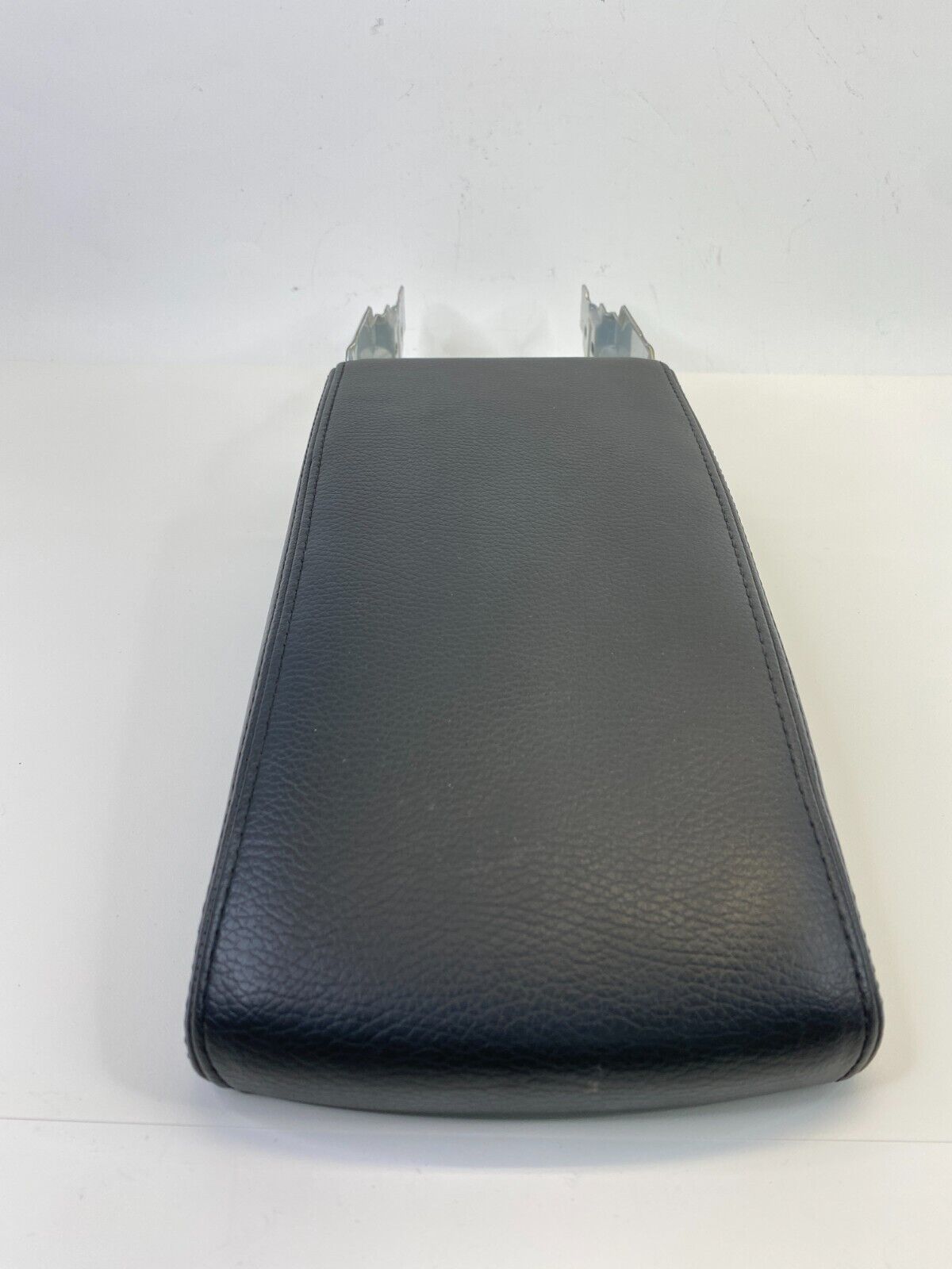 2009-2017 Volkswagen CC Center Console Armrest Arm Rest Cover Lid 3C0-864-207P