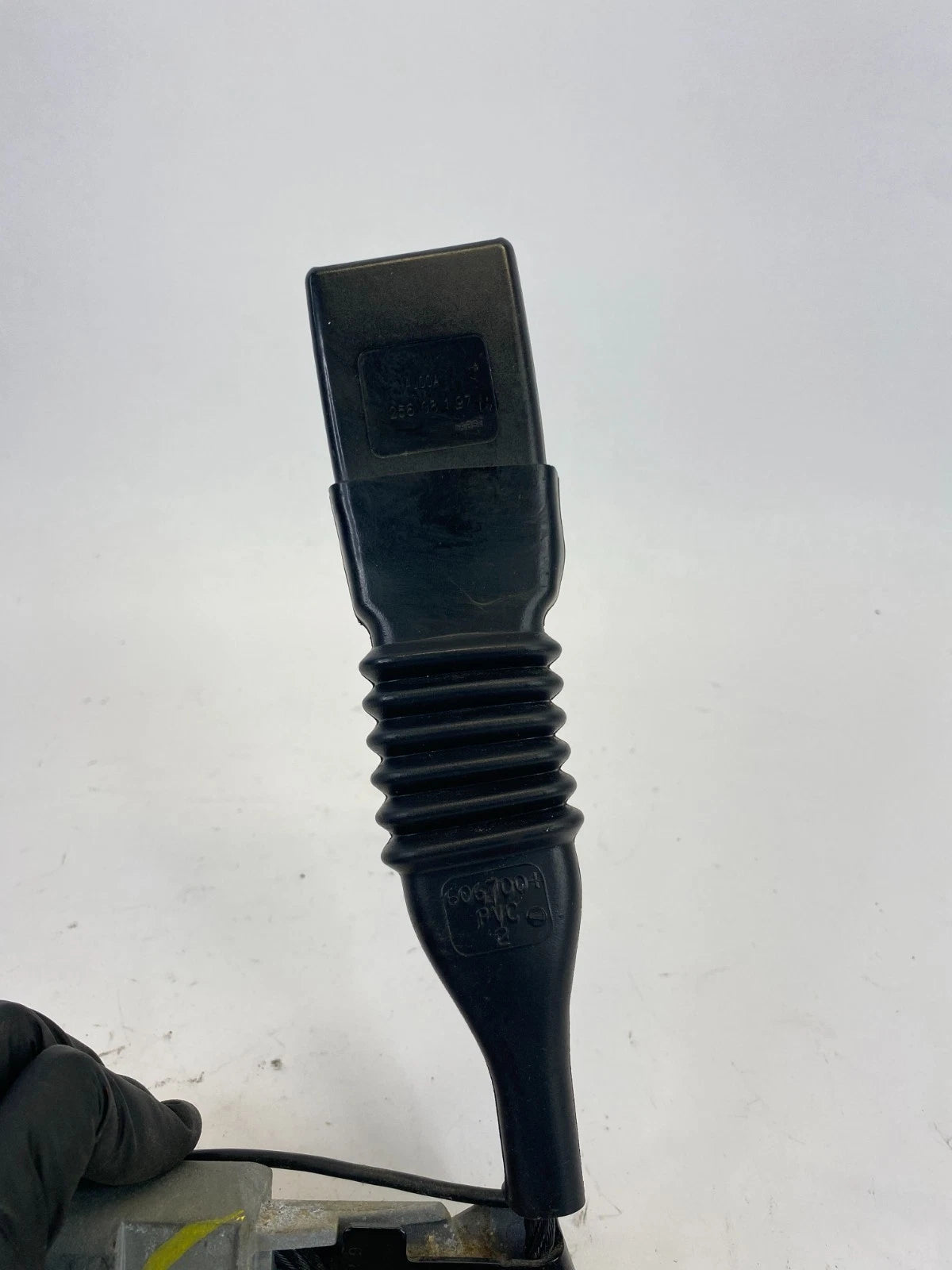 2008-2012 FORD ESCAPE FRONT LEFT DRIVER SEAT BELT BUCKLE 8L84-78610E15-A