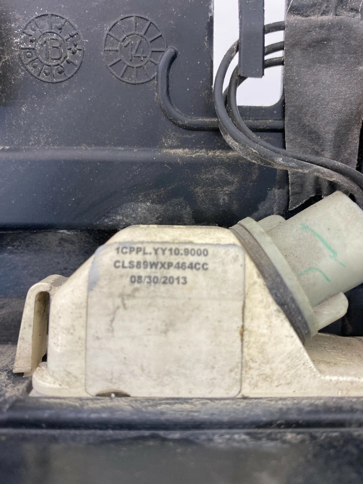 2011-2015 DODGE GRAND CARAVAN TRUNK LIFTGATE LICENSE PLATE GARNISH HANDLE HATCH