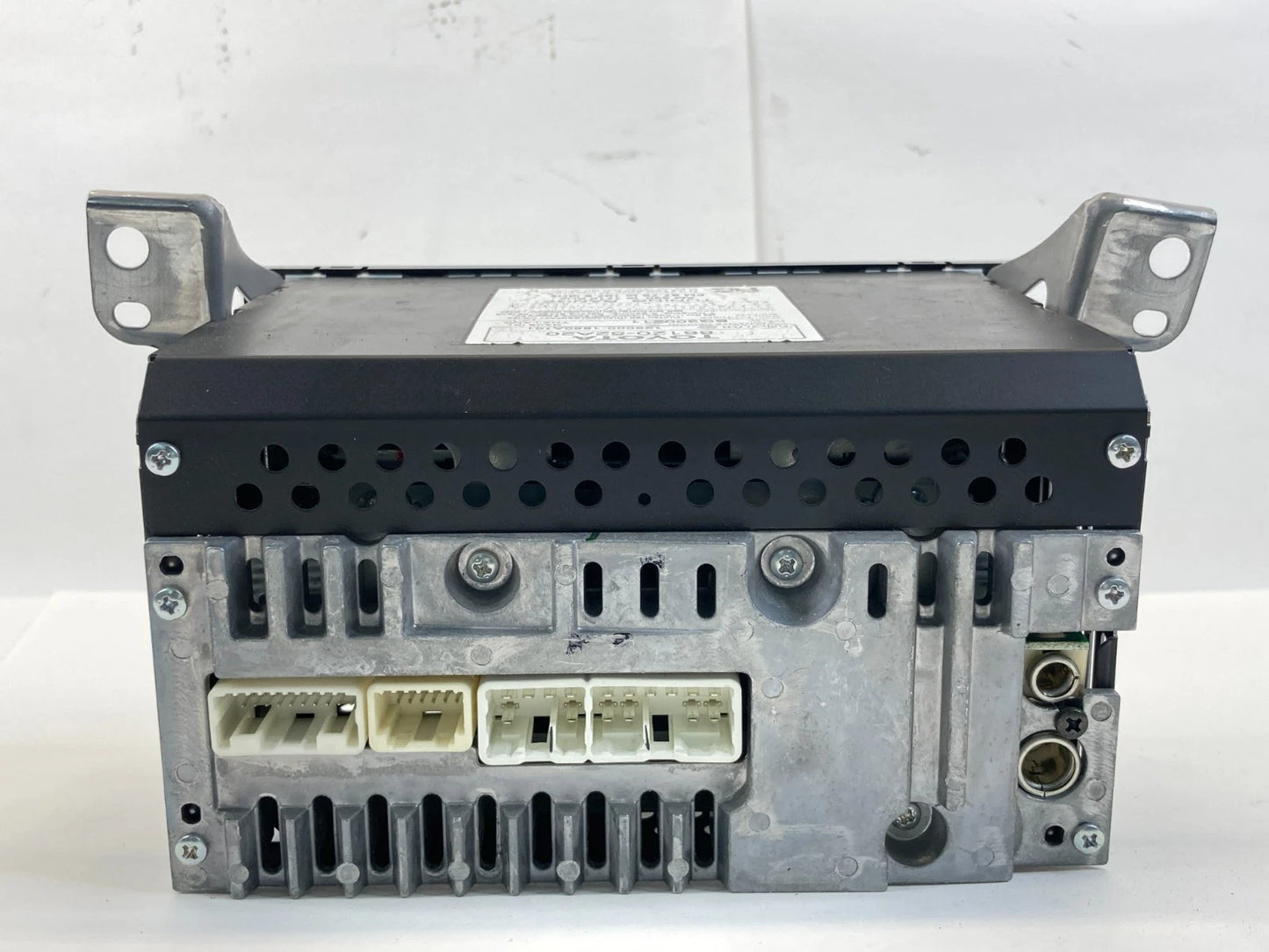 09 10 11 TOYOTA YARIS AM / FM RADIO CD CASSETTE PLAYER RECEIVER 86120-52A20 OEM