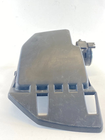 04 05 BMW 530i 3.0L AIR CLEANER BOX LID COVER WITH MAF FLOW SENSOR OEM 7521031