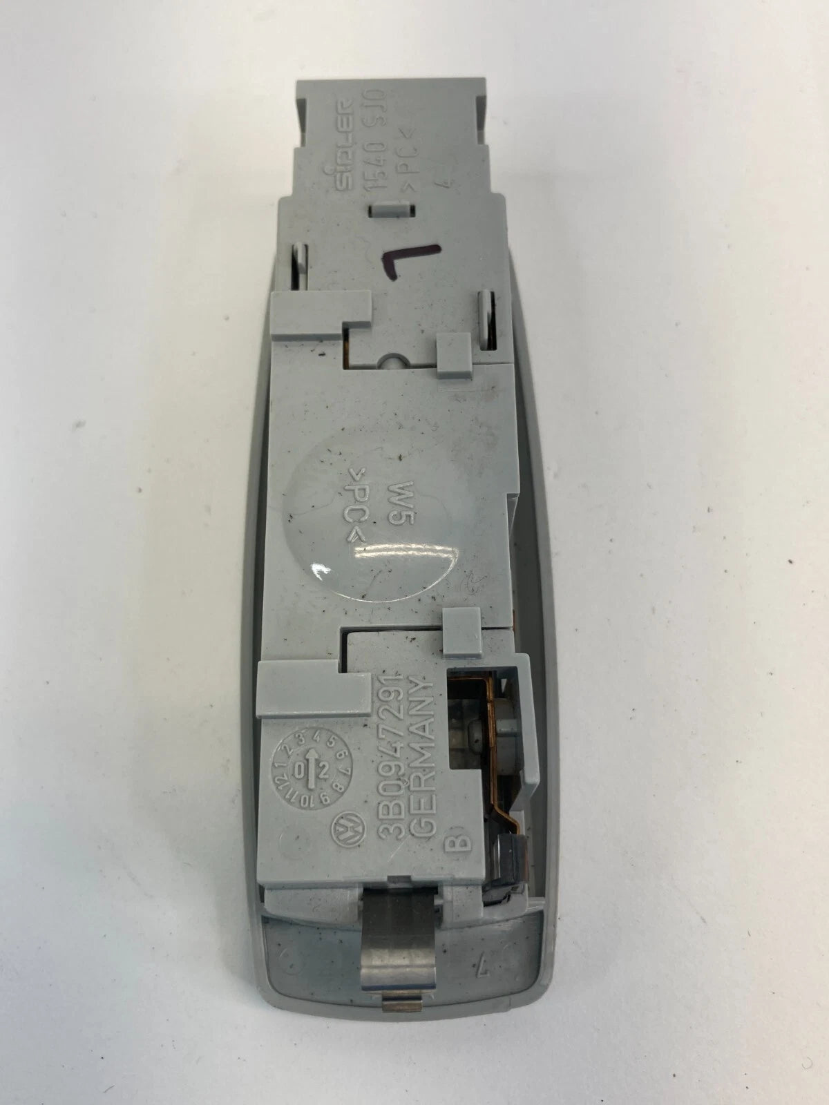 98-05 VOLKSWAGEN PASSAT INTERIOR REAR LEFT DOME MAP LIGHT LAMP 3B0947291 OEM