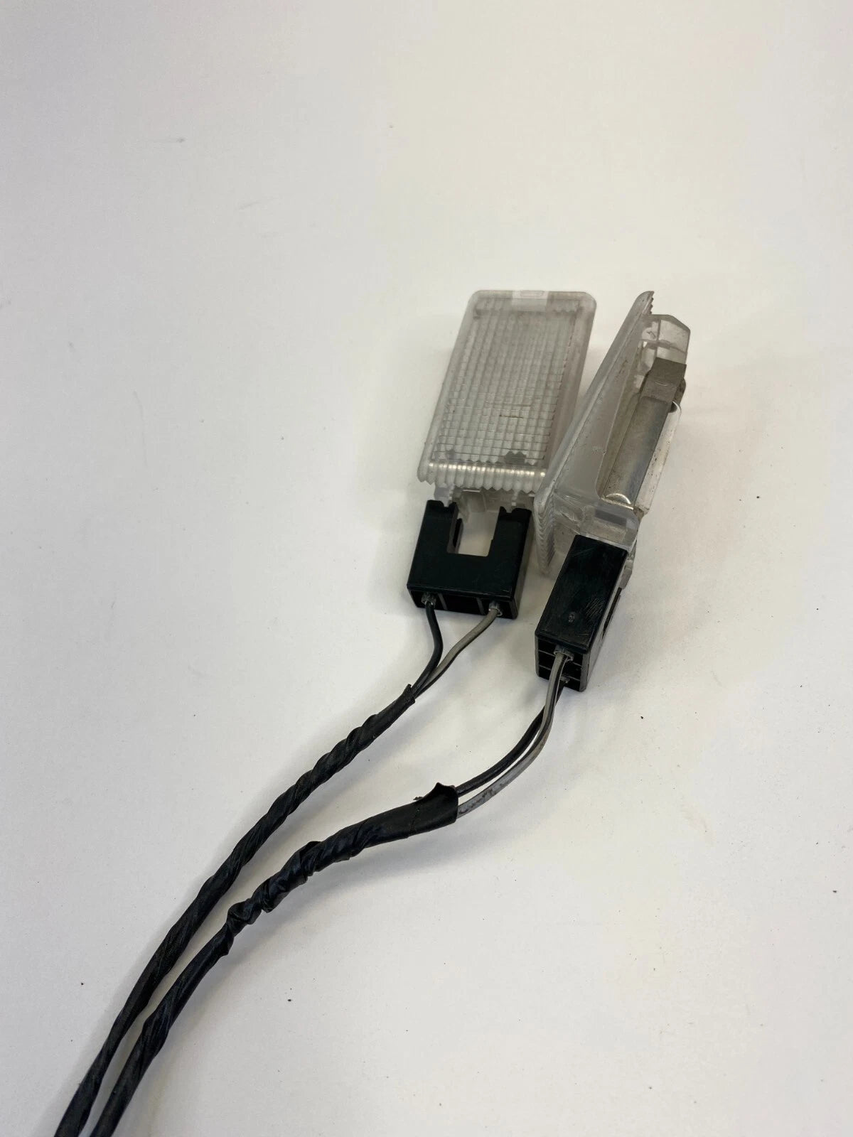 2009-2012 CHEVROLET TRAVERSE REAR LICENSE PLATE LIGHT LAMP SET PAIR OEM