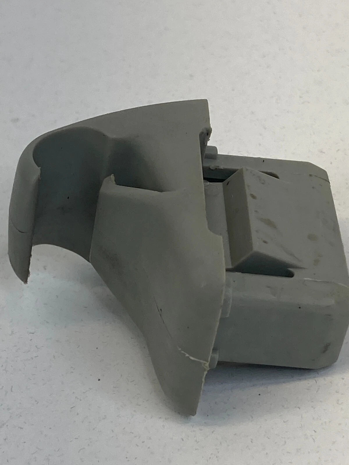 2006-2013 MITSUBISHI OUTLANDER ES SUV 4-DR SUNVISOR SUN VISOR SHADE HOLDER CLIP
