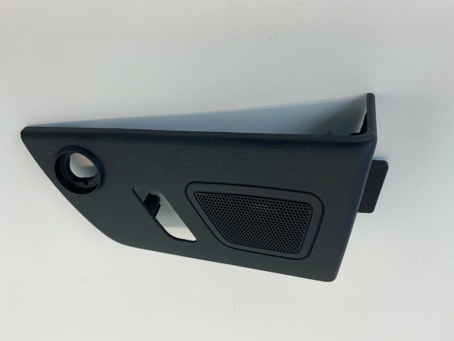04-06 KIA AMANTI REAR RIGHT PASSENGER DOOR TWEETER TRIM COVER GRILL 83342-3F000