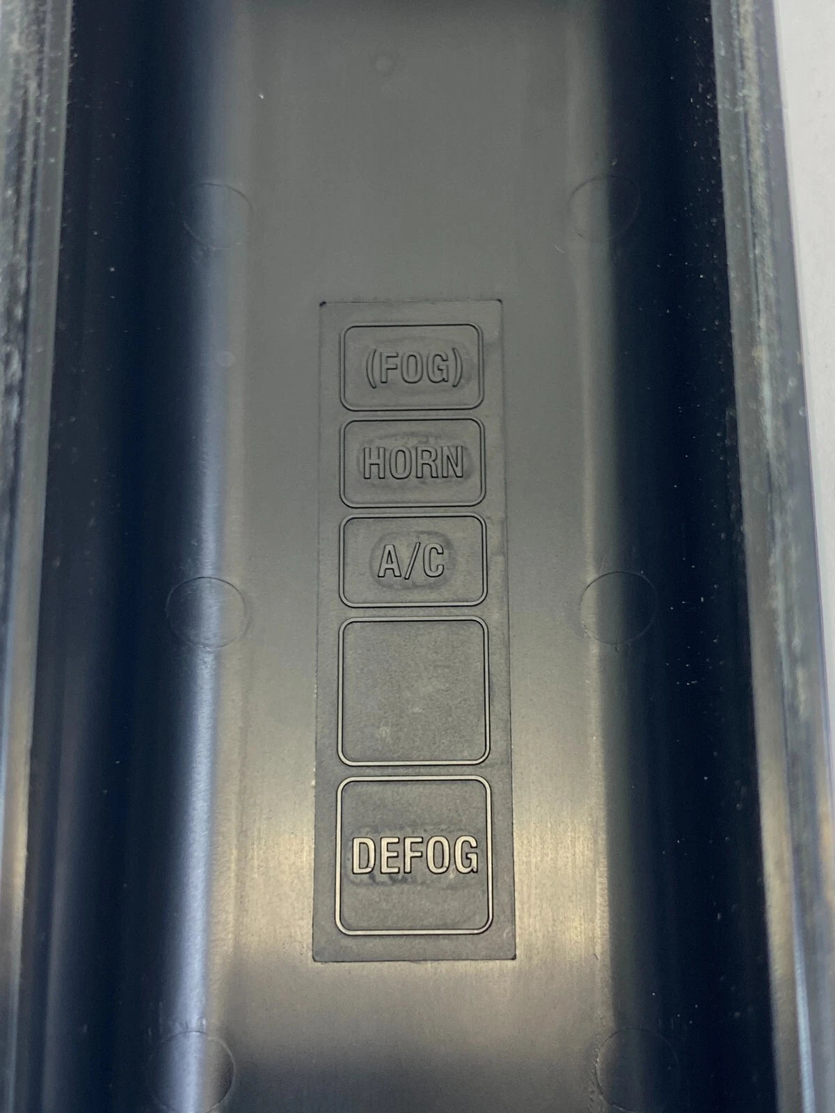 OEM 2002-2006 MAZDA MPV 3.0L V6 UNDER HOOD FUSE RELAY BOX FUSEBOX ASSEMBLY