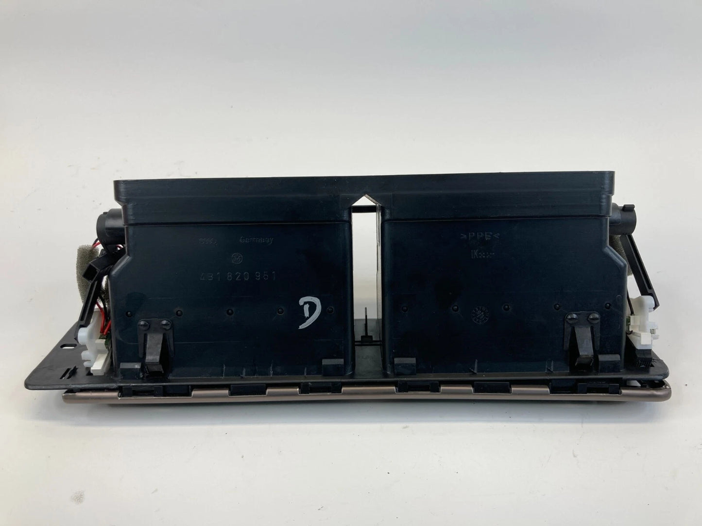 1998-2001 AUDI A6 A6 QUATTRO CENTER DASH A/C AIR VENT OUTLET GRILLE 4B1-820-951