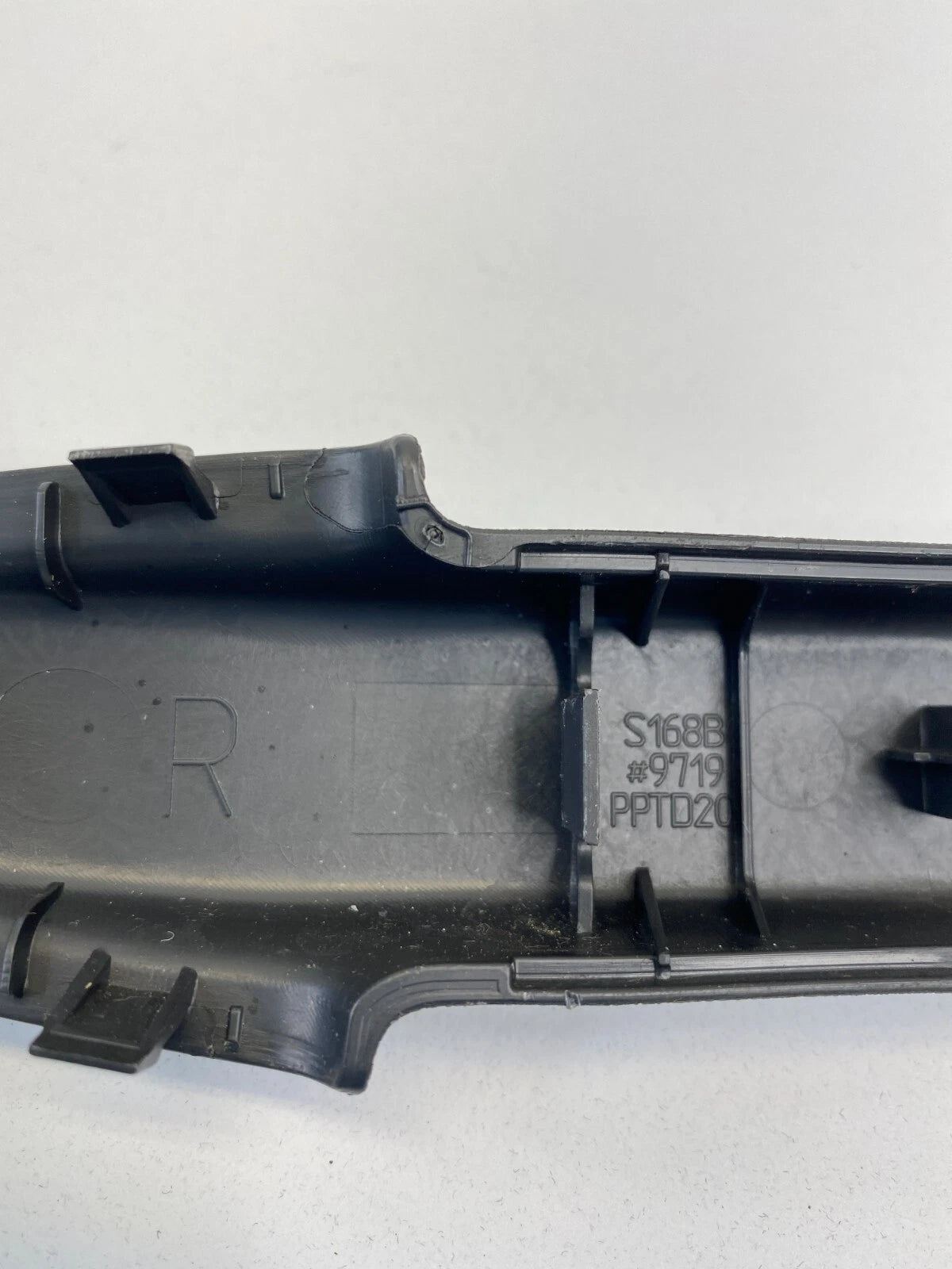 2012-2018 FORD FOCUS HATCHBACK RIGHT EXTERIOR DOOR HANDLE BEZEL S16889719 OEM