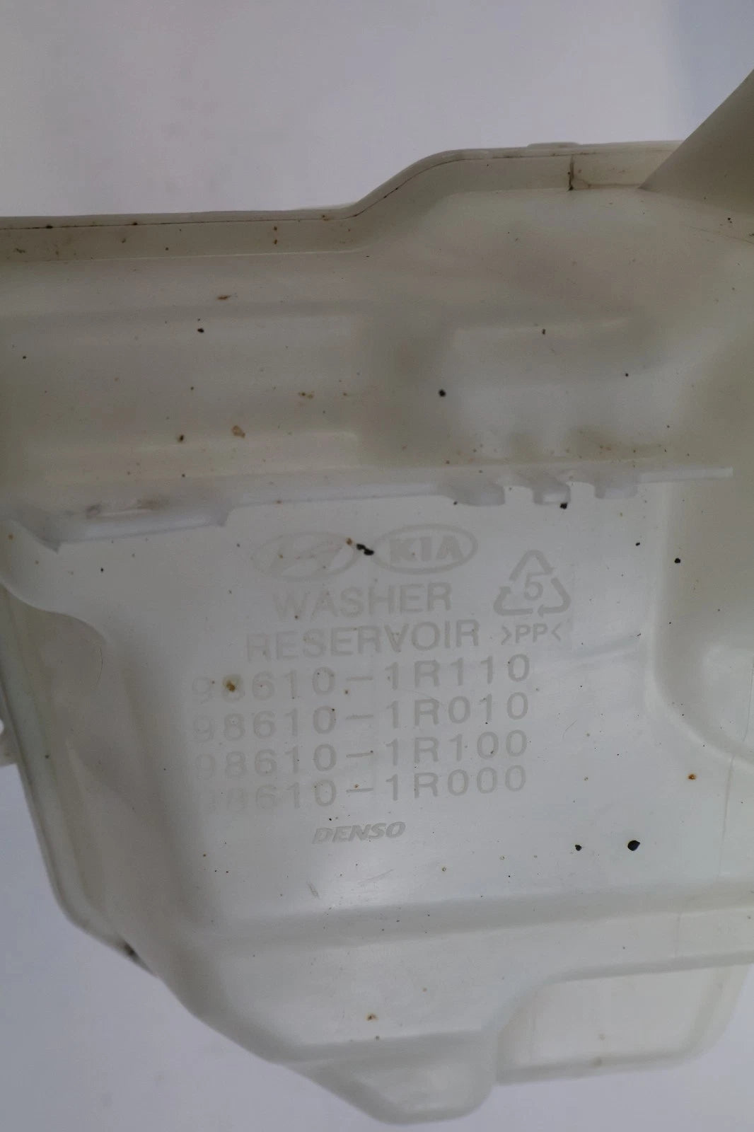 2012-2017 HYUNDAI ACCENT WIPER WASHER FLUID RESERVOIR TANK PUMP 98610-1R110 OEM