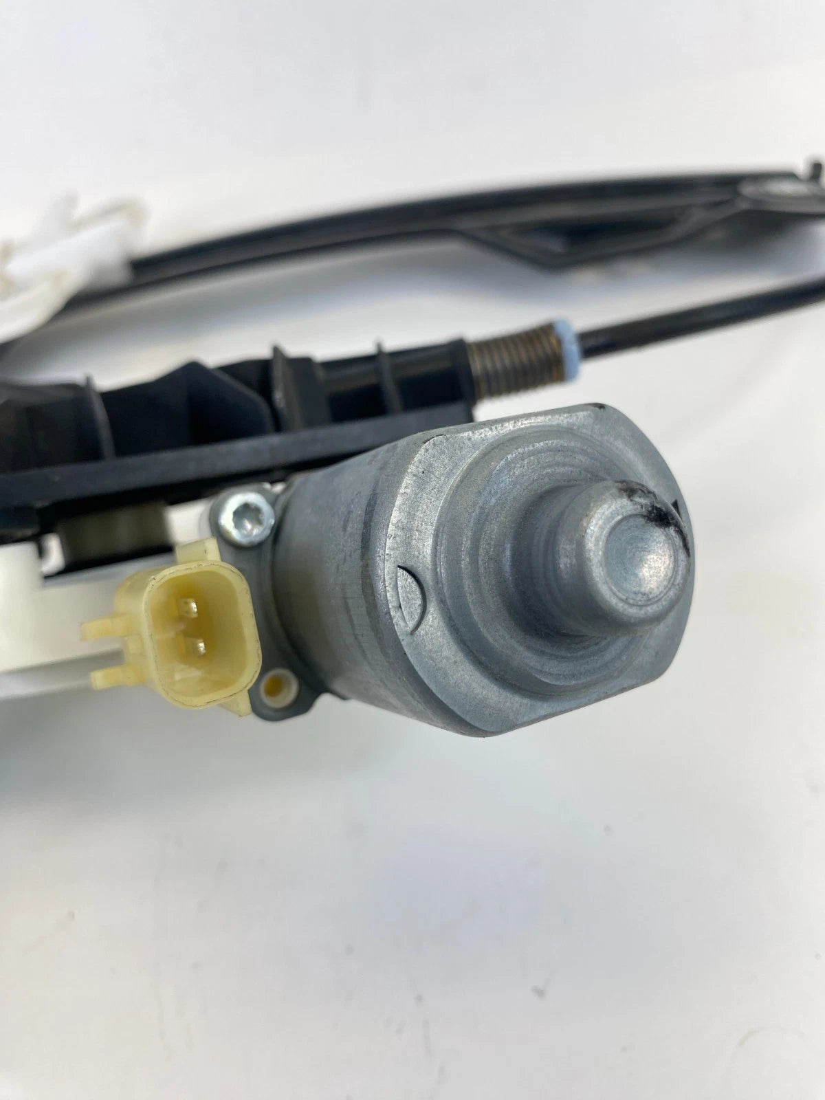 2015-2017 CHRYSLER 200 REAR RIGHT POWER WINDOW MOTOR AND REGULATOR 3035783A OEM