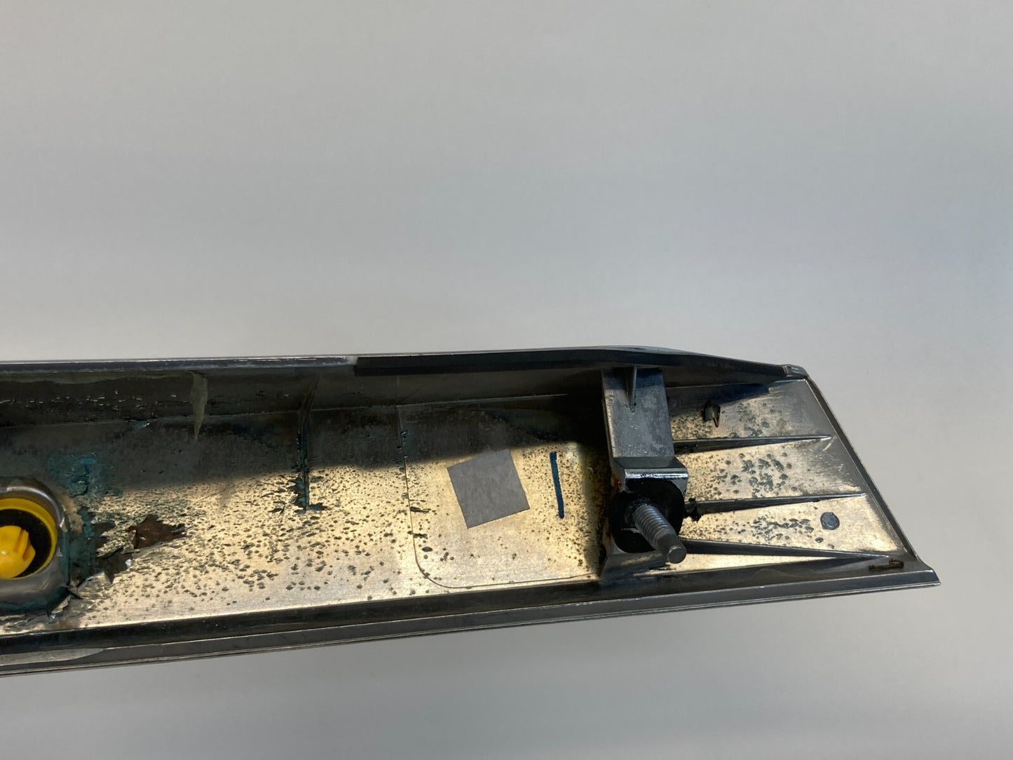 2013-2016 Chevrolet Cruze Rear Trunk License Plate Cover Trim Molding Assy OEM