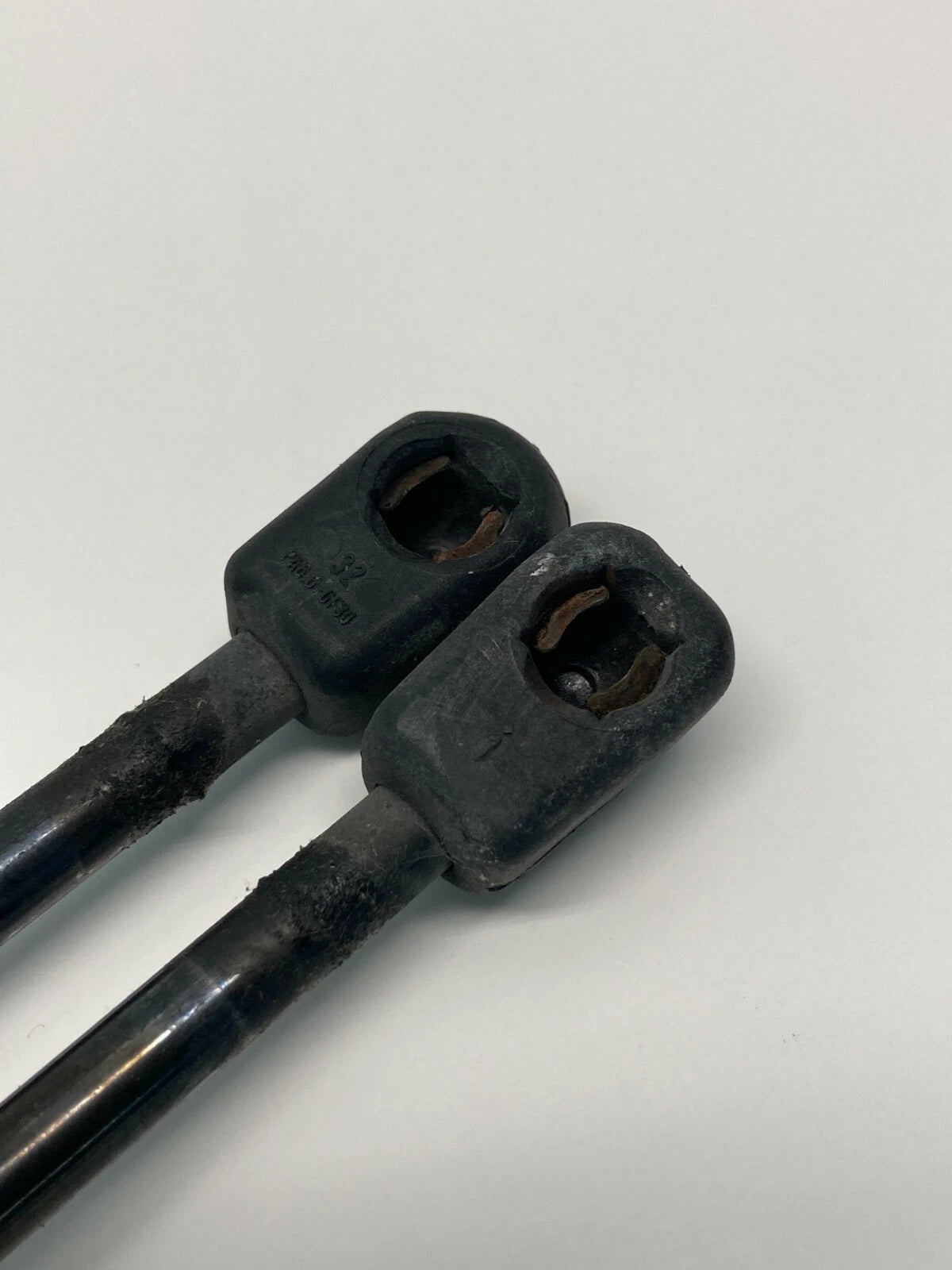 1999-2003 SAAB 9-3 HATCHBACK REAR TRUNK DECK LID SHOCK STRUTS LIFT SUPPORT SET 2