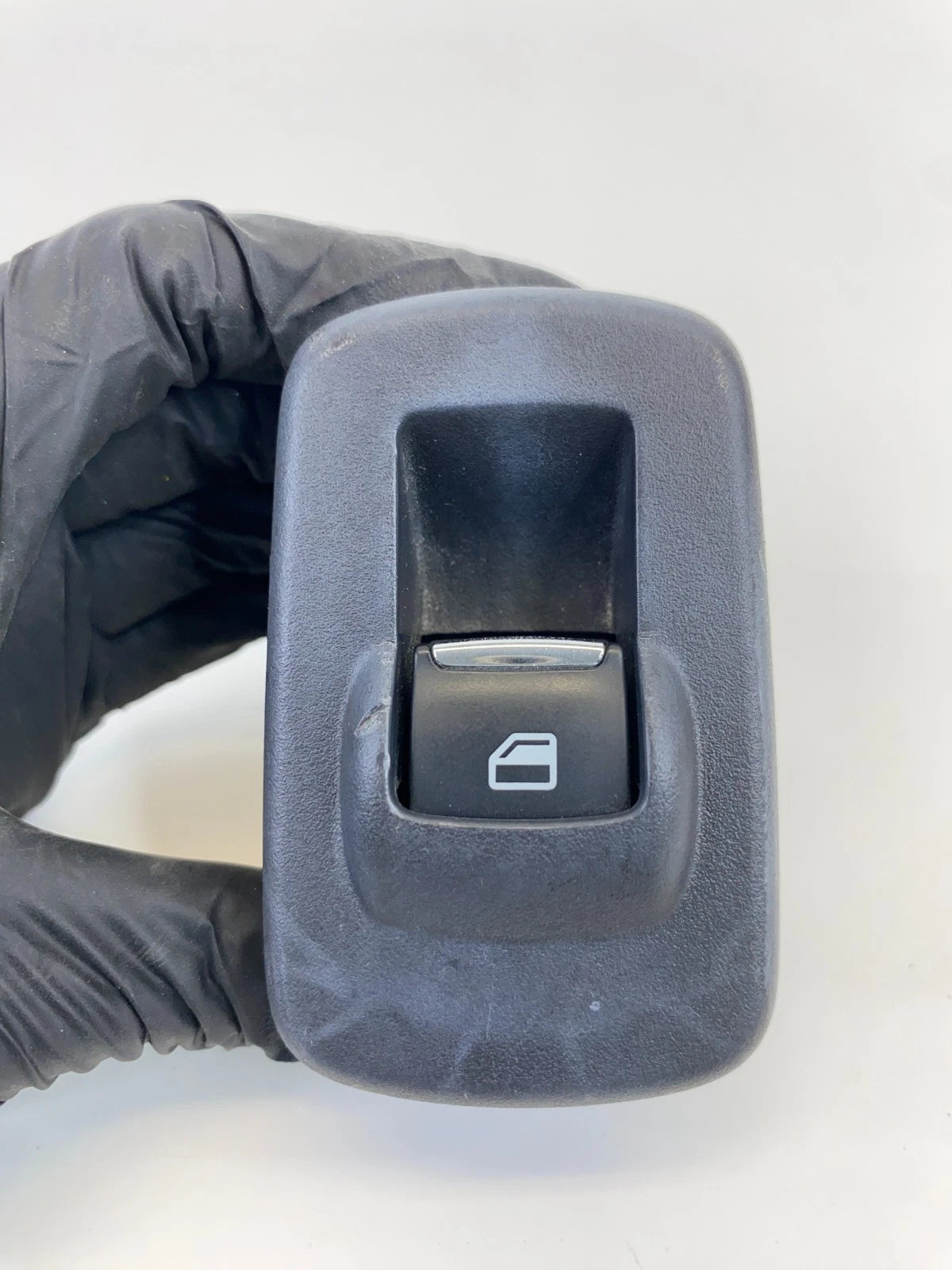 2011-2015 FORD EXPLORER REAR LEFT OR RIGHT DOOR WINDOW SWITCH BB5T-19529-ADW