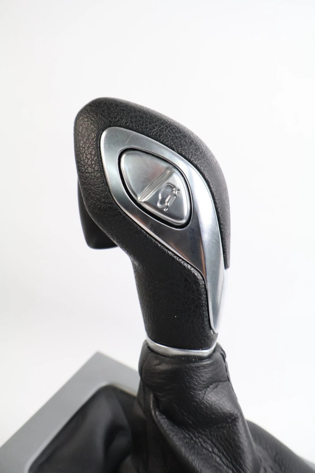 2012-2014 FORD FOCUS 2.0L L4 A/T GEAR SHIFTER LEVER CONTROL ASSY BV6P-7K004-AG