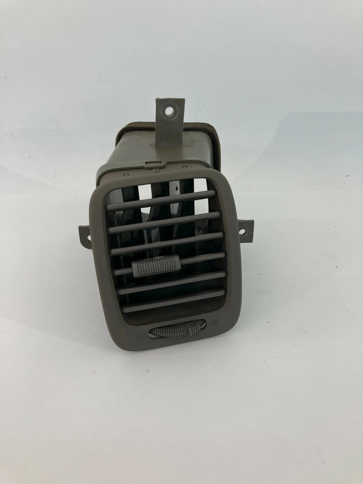 2002-2005 HYUNDAI SONATA BASE DASH LEFT DRIVER AC HEAT AIR VENT LH 97451-38000