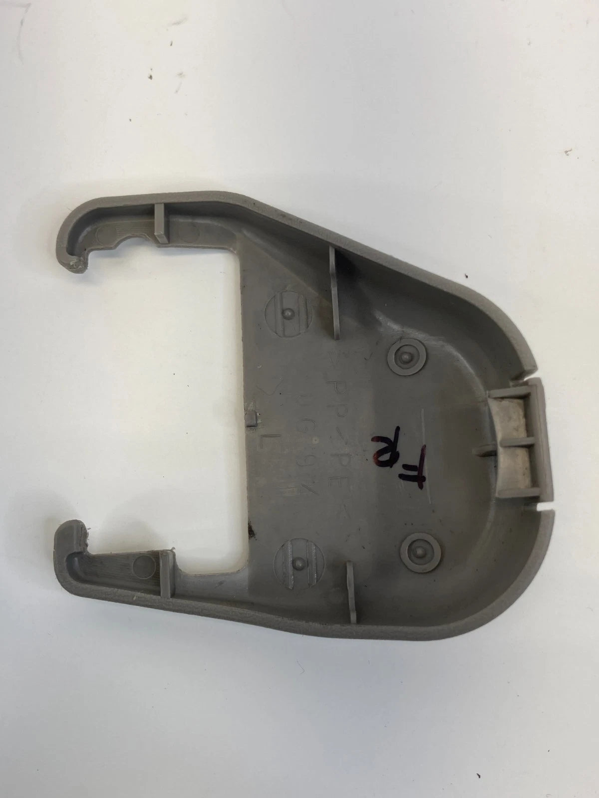 2002 2003 LEXUS ES300 FRONT RIGHT SEAT INNER TRACK END COVER CAP TRIM OEM