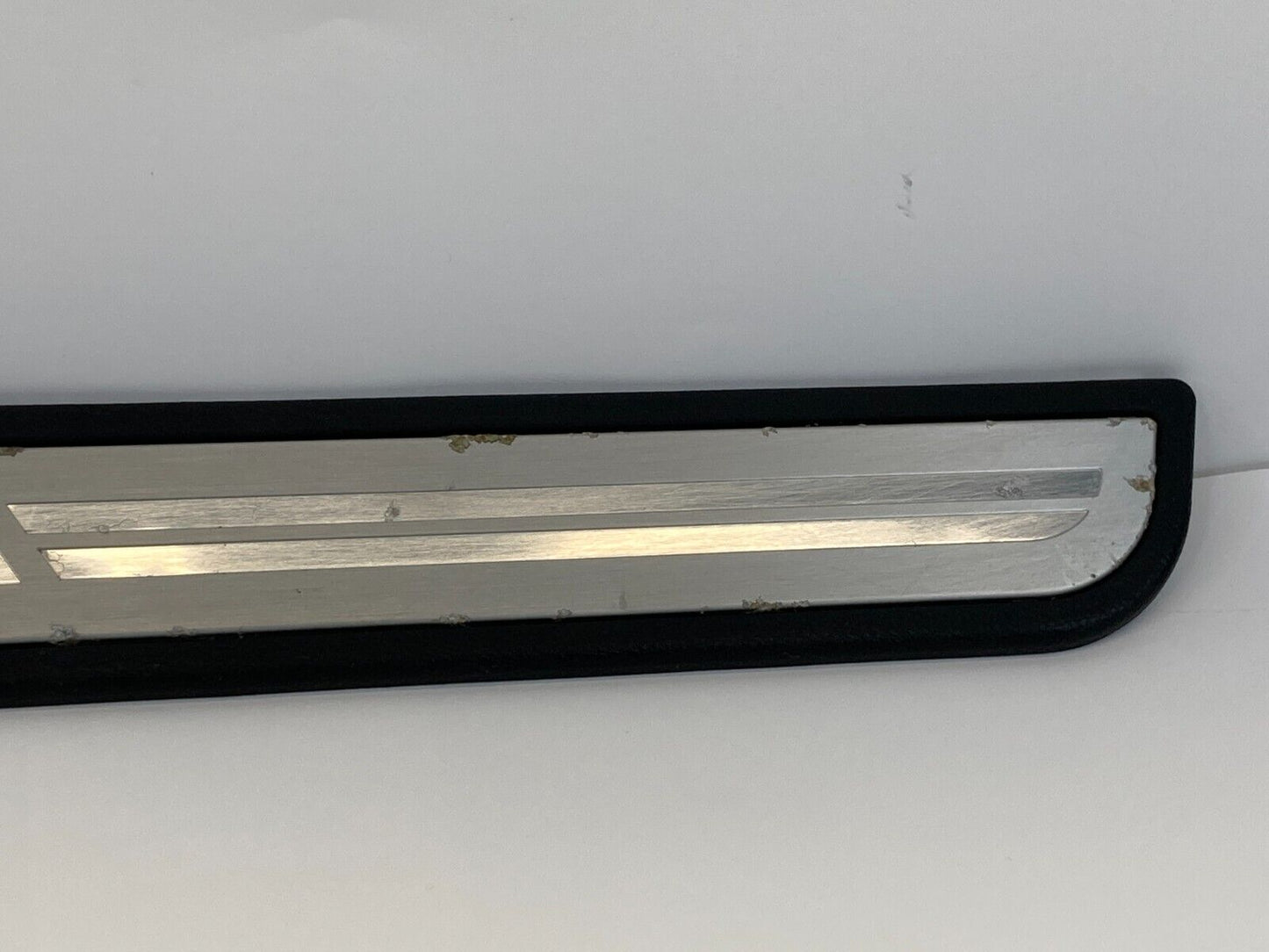 2007-2013 Nissan Altima Front Right Door Scuff Sill Trim Plate 999M1-UT000 OEM