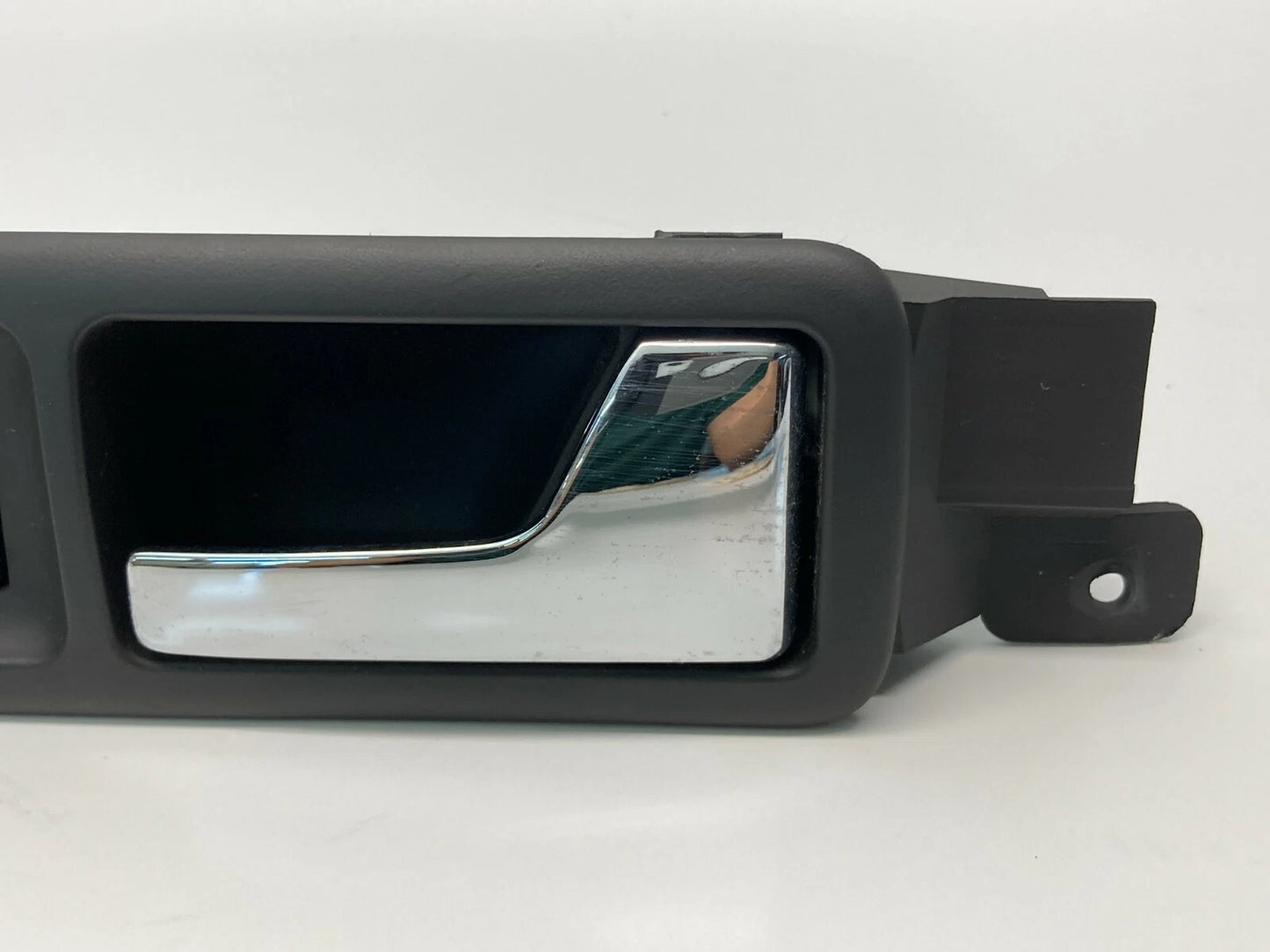 01-05 VOLKSWAGEN PASSAT REAR RIGHT SIDE INNER DOOR HANDLE W/ SPEAKER 3B0-839-114