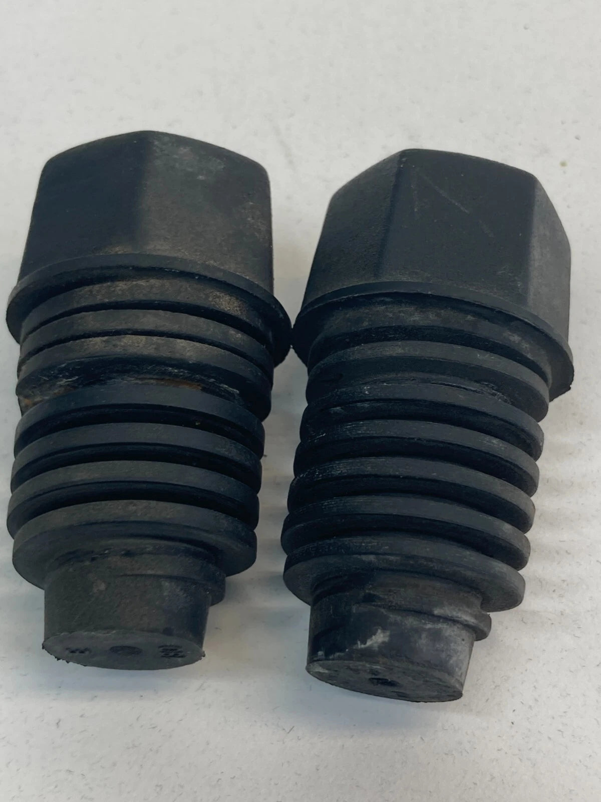 2006-2011 CADILLAC DTS FRONT HOOD RUBBER CUSHION BUFFER STOPPER BUMPER PAIR