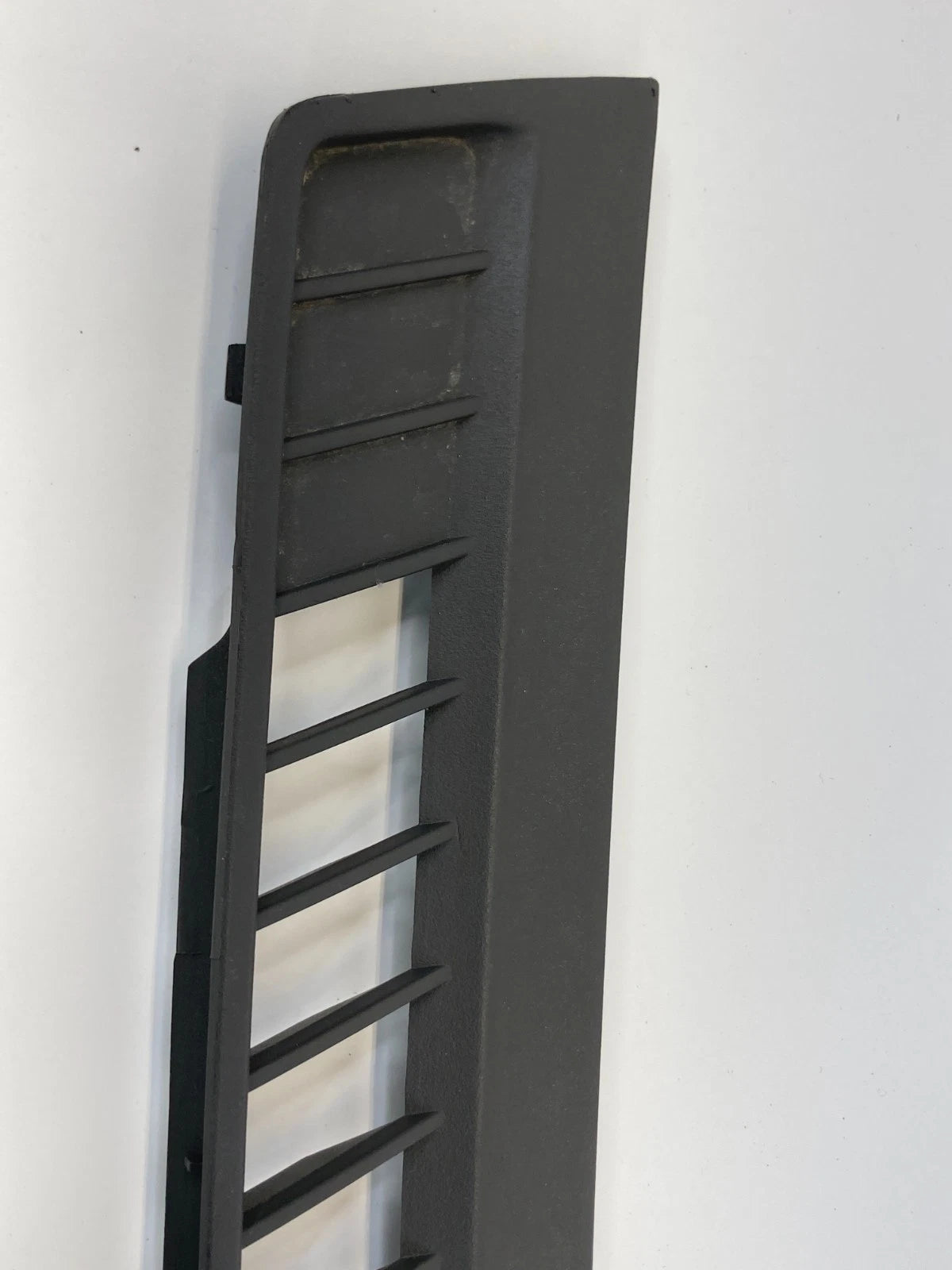 2005 2006 JEEP GRAND CHEROKEE UPPER RIGHT DASH DEFROST VENT GRILLE COVER