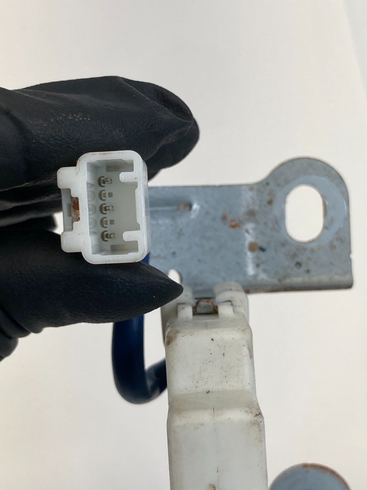 04 05 06 07 08 09 Toyota Prius Base Indoor Oscillator Control Module 89992-47040