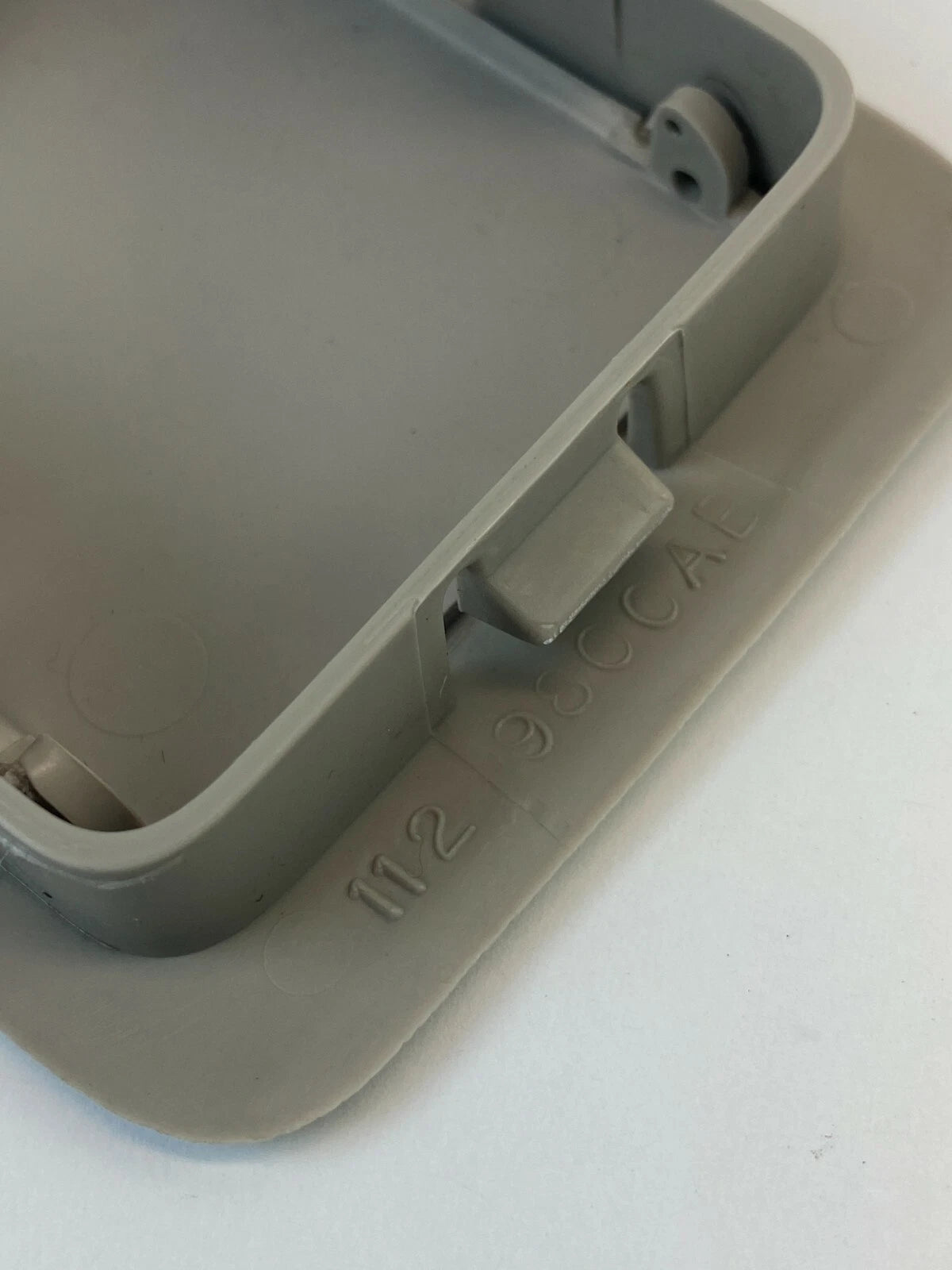 06-12 FORD FUSION REAR DECK SEAT CHILD SAFETY ANCHOR HOOK COVER CAP 1129800AB