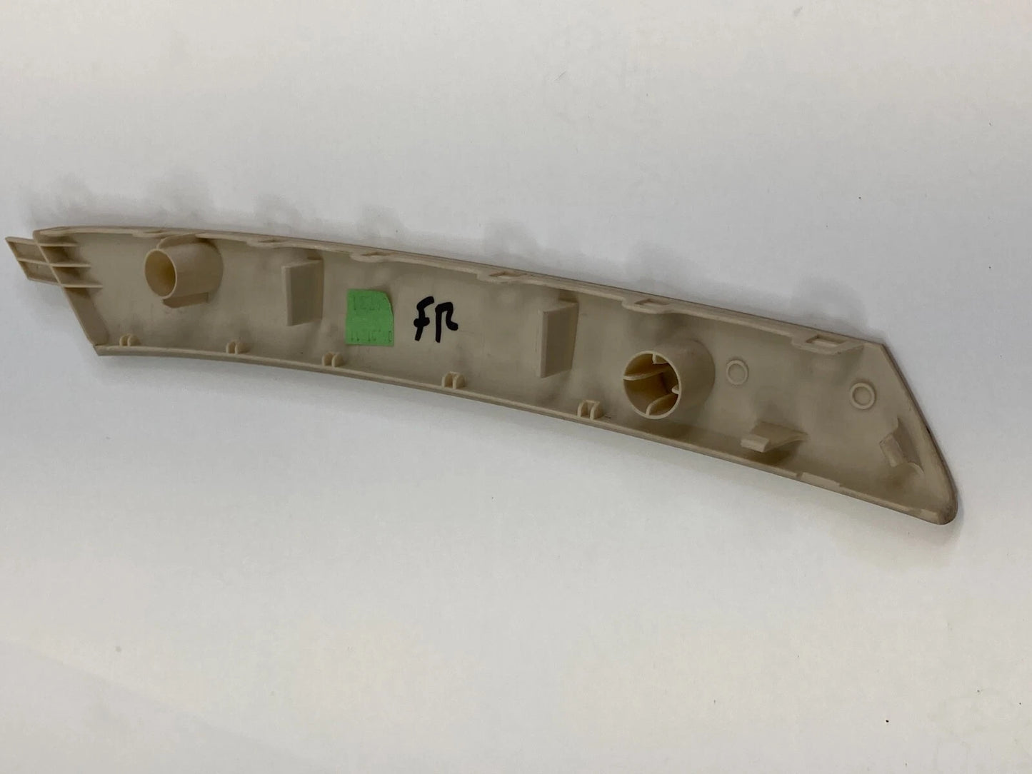 10-17 VOLKSWAGEN TIGUAN FRONT RIGHT PASSENGER SIDE INNER DOOR PULL HANDLE COVER