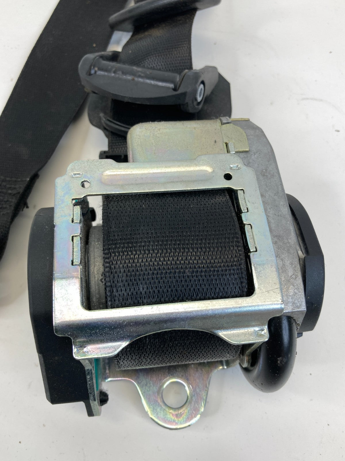 2006 Mercedes-Benz CLS500 Front Left Driver Side Seat Belt Reatactor Assy OEM