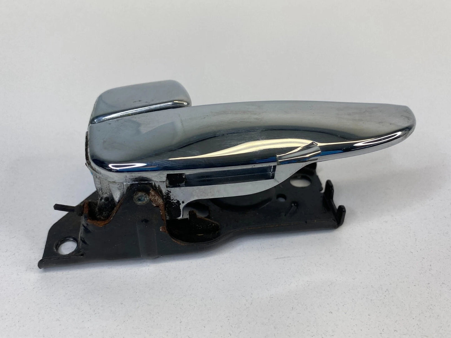 2002-2005 HYUNDAI SONATA REAR LEFT DRIVER SIDE INNER DOOR HANDLE ASSEMBLY OEM
