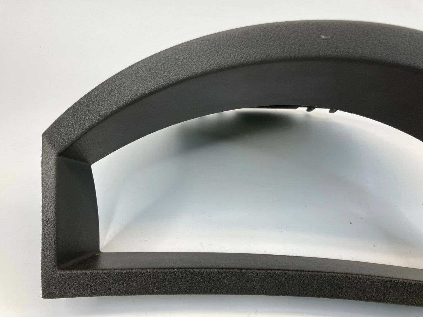 2005-2007 JEEP GRAND CHEROKEE DASH SPEEDOMETER CLUSTER DASH TRIM BEZEL D05845049